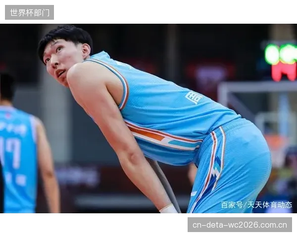 面对世界杯对手的低位防守，三中卫体系如何通过中卫的组织出球创造机会。